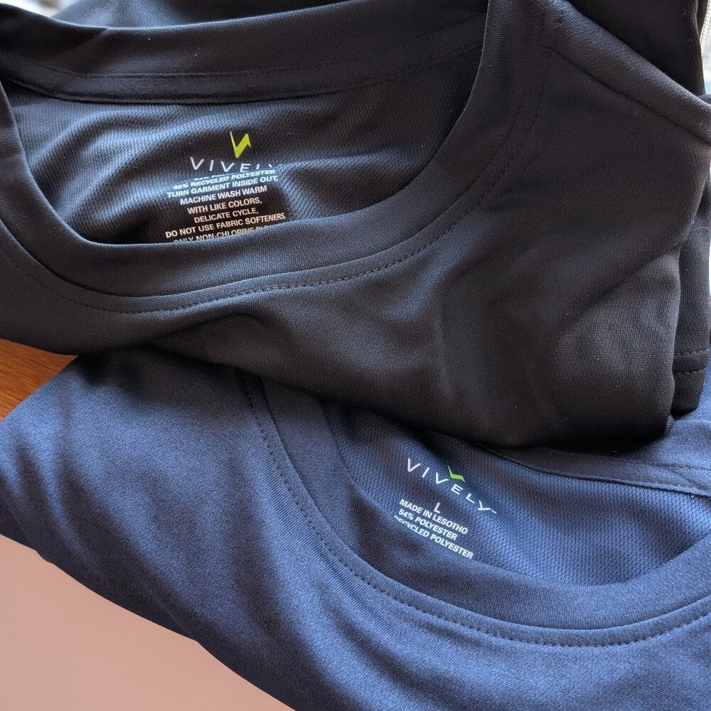 Men’s Large Vively Basic Active Tee Navy and Black Set of 2, Fast Dry